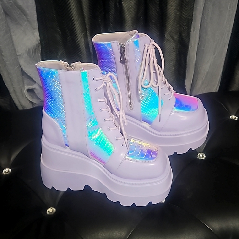 Festival Platform Boots- SZ 7, Pastel Purple with Holographic Accents